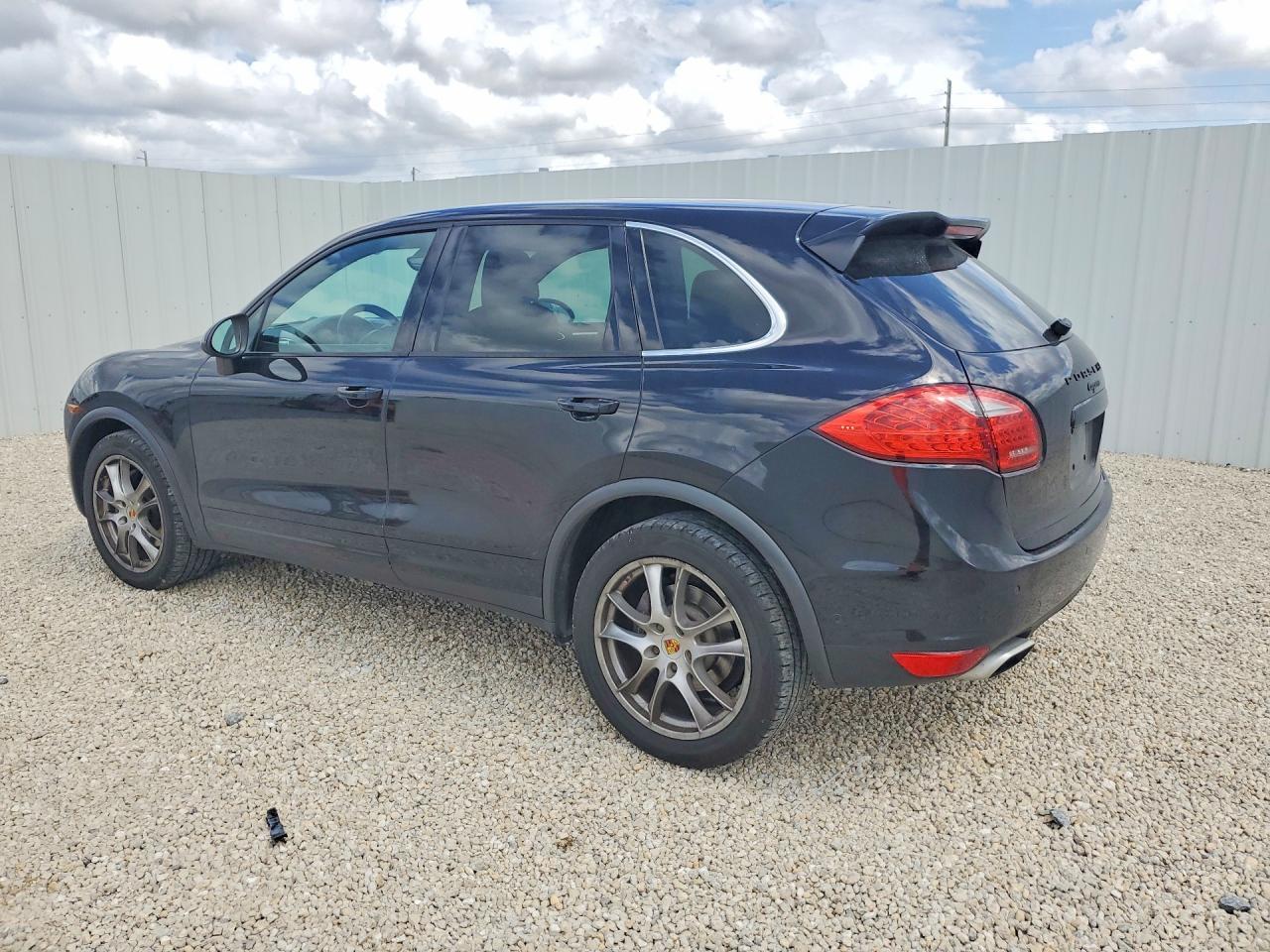 2011 PORSCHE CAYENNE