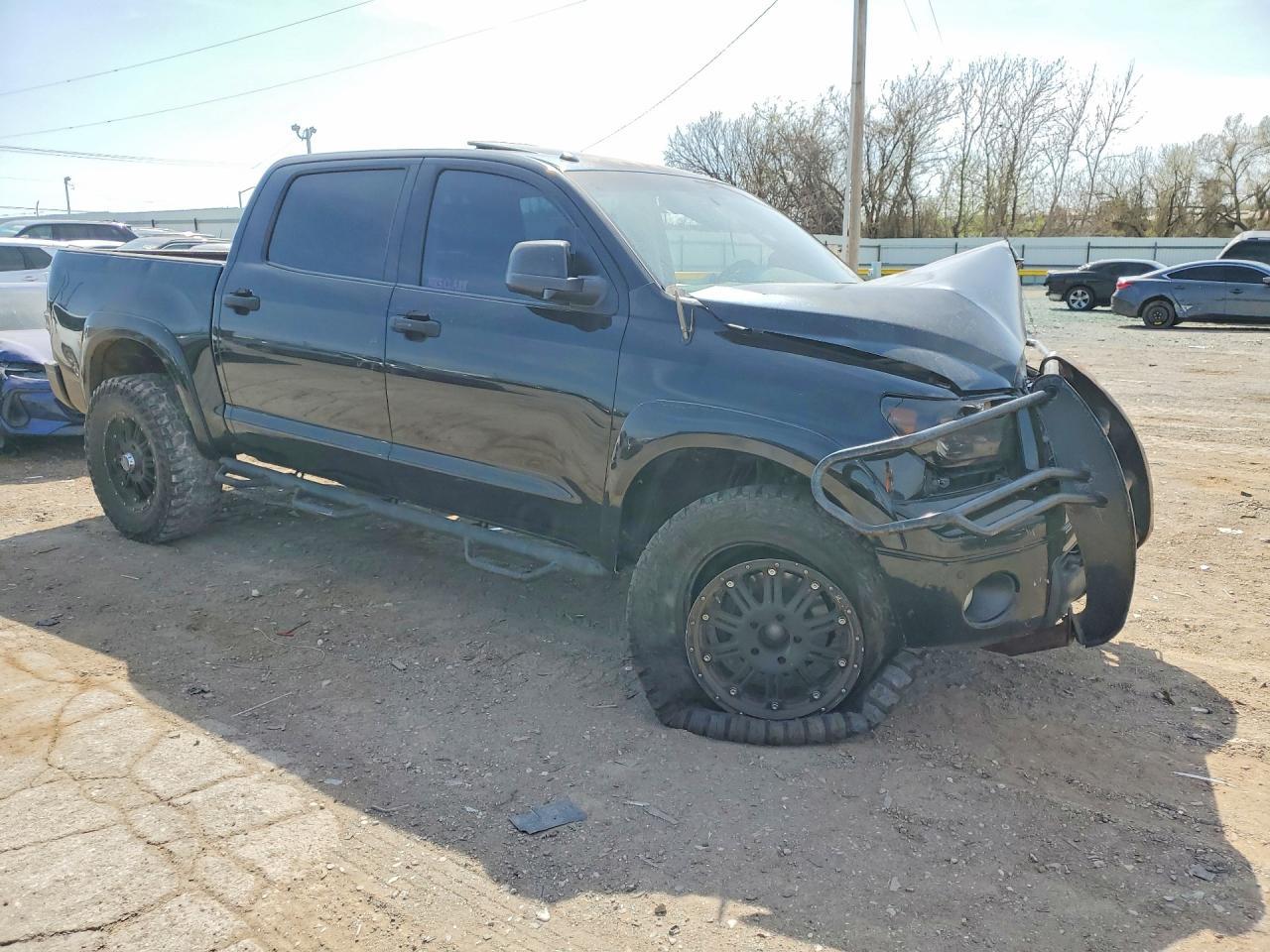 2011 TOYOTA TUNDRA
