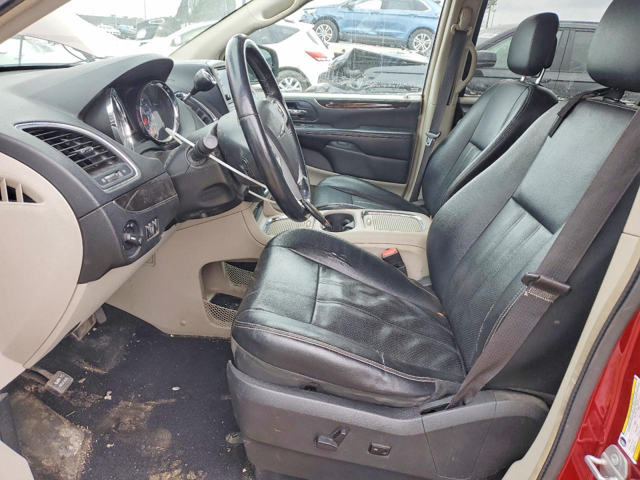 2015 CHRYSLER Town & Country