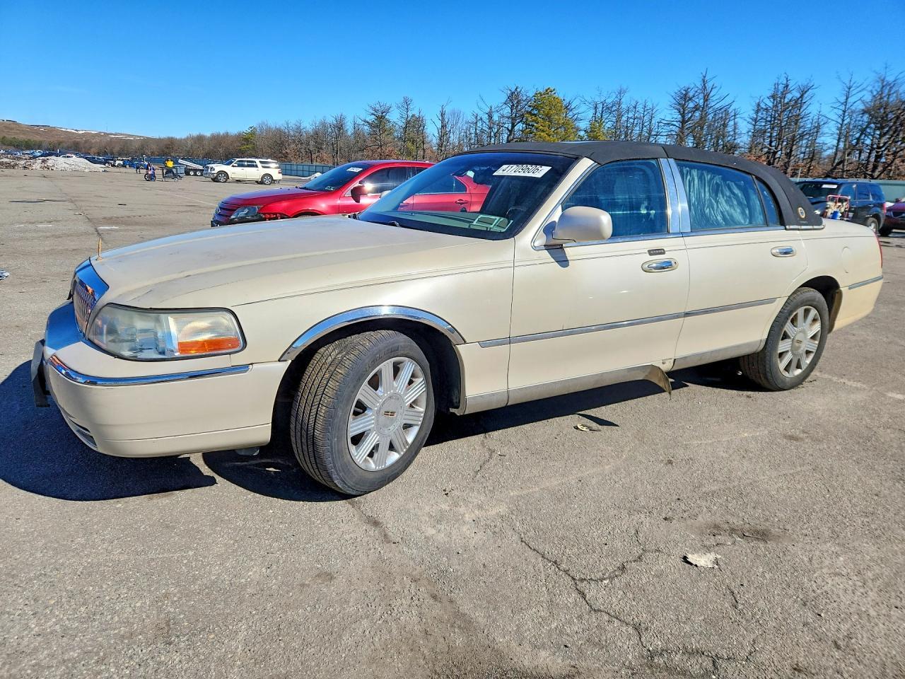 2003 LINCOLN Town Car