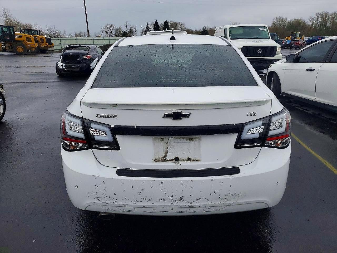 2011 CHEVROLET CRUZE