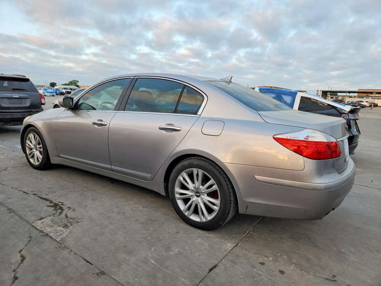 2010 HYUNDAI GENESIS