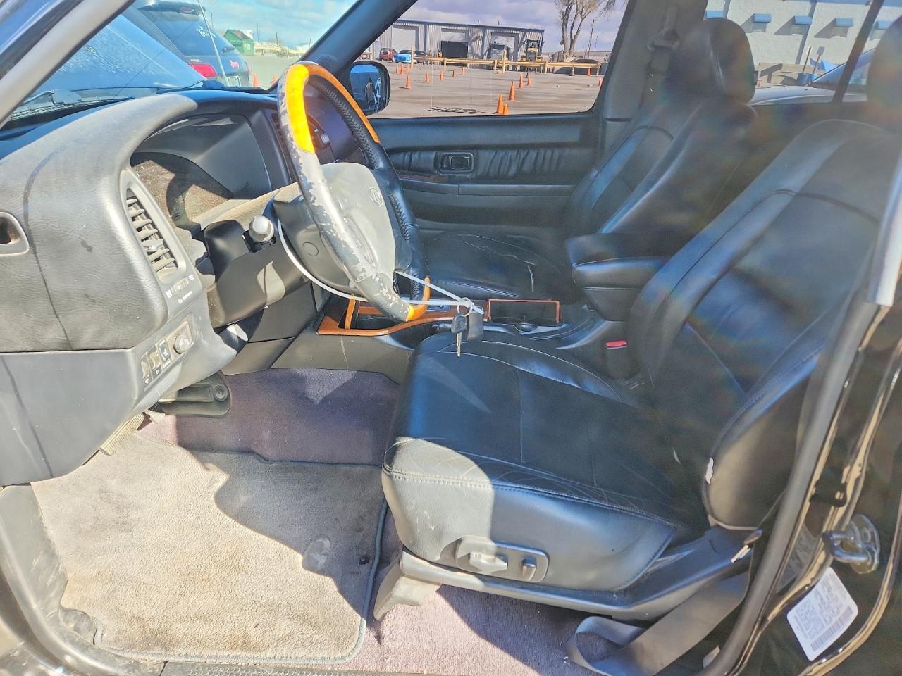 2002 INFINITI QX4