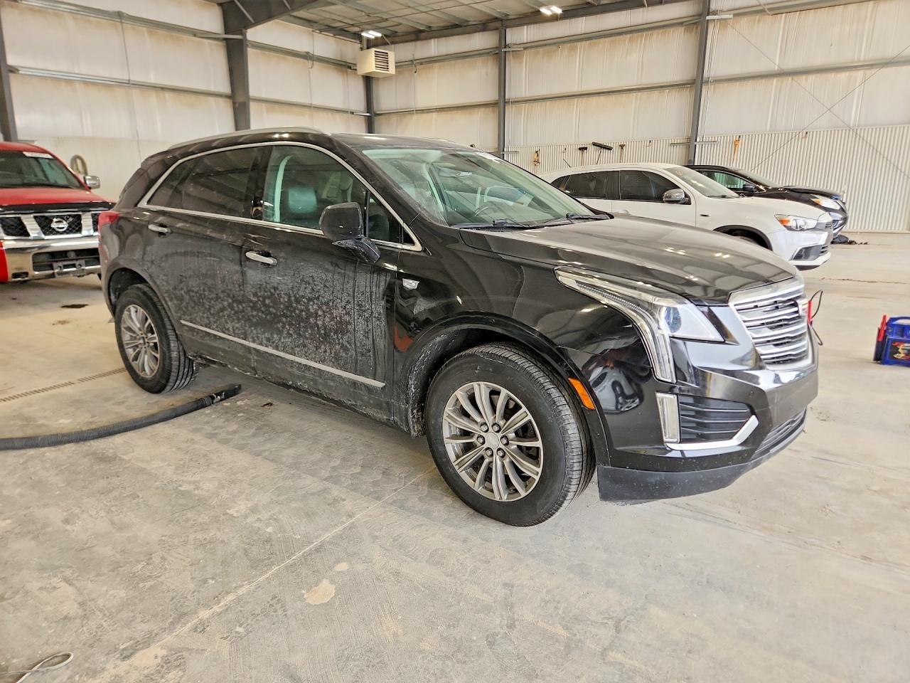 2017 CADILLAC XT5