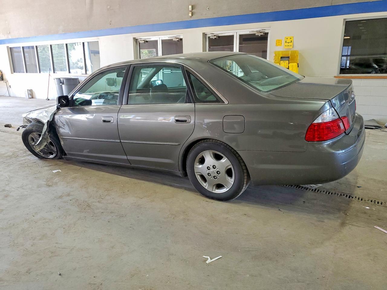 2003 TOYOTA Avalon