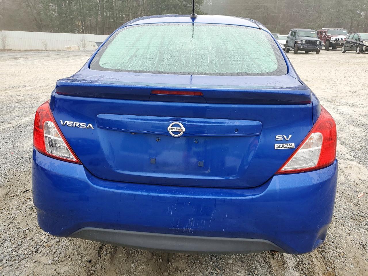 2017 NISSAN VERSA
