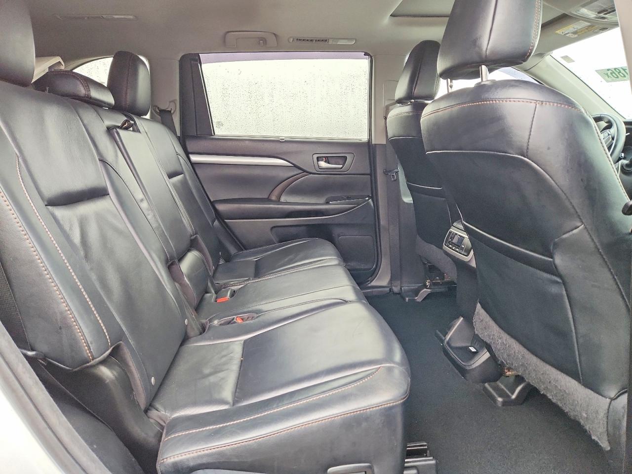 2016 TOYOTA HIGHLANDER