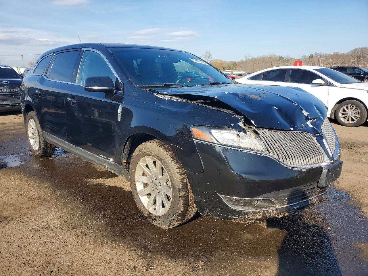 2018 LINCOLN MKT