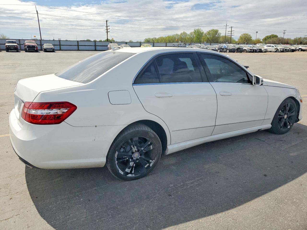 2013 MERCEDES-BENZ E-Class