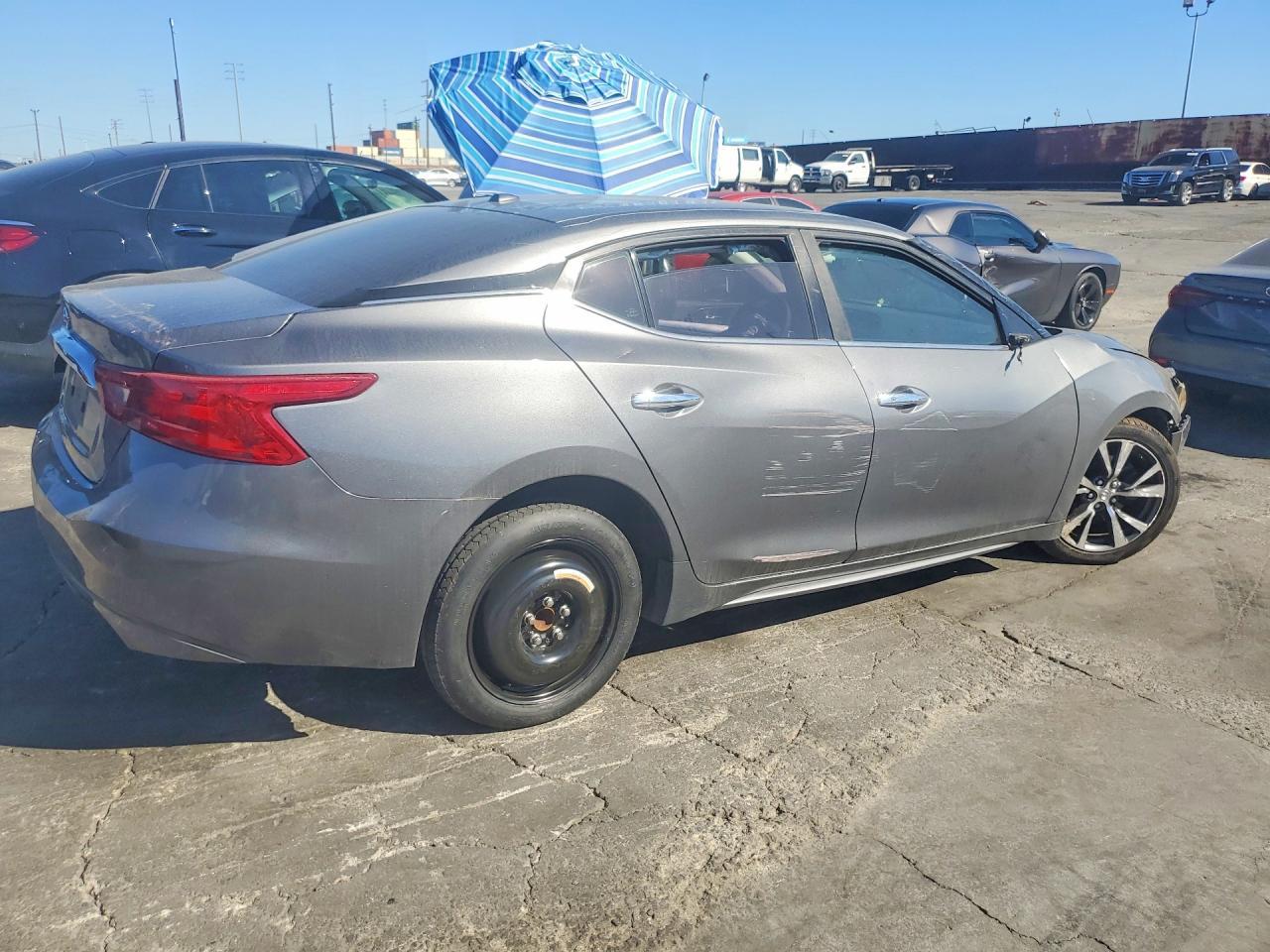 2017 NISSAN Maxima