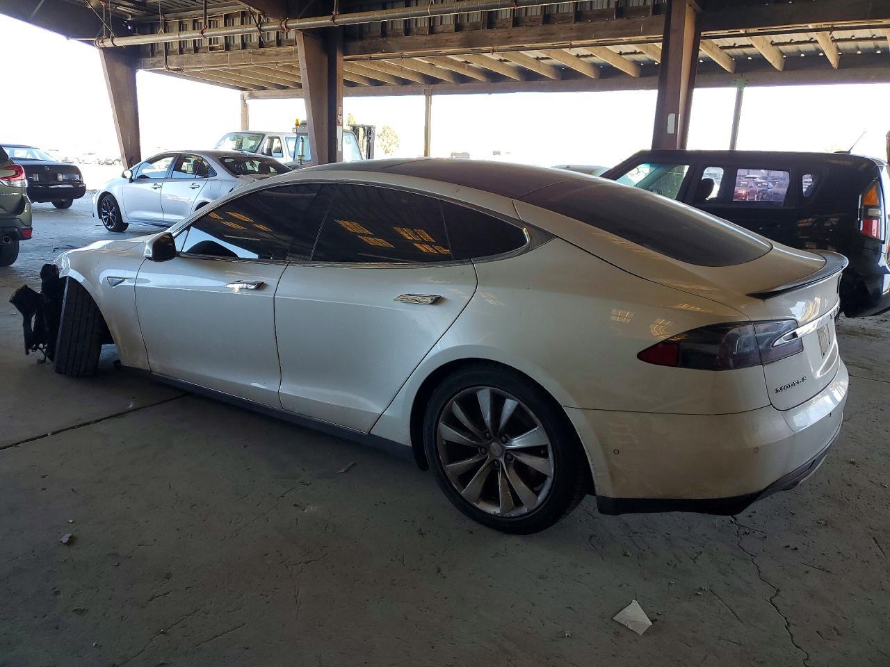 2015 TESLA MODEL S