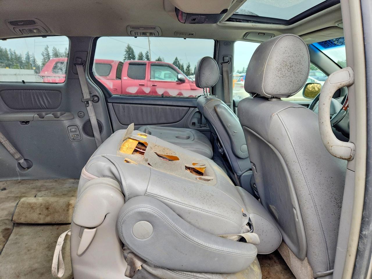 2005 TOYOTA SIENNA