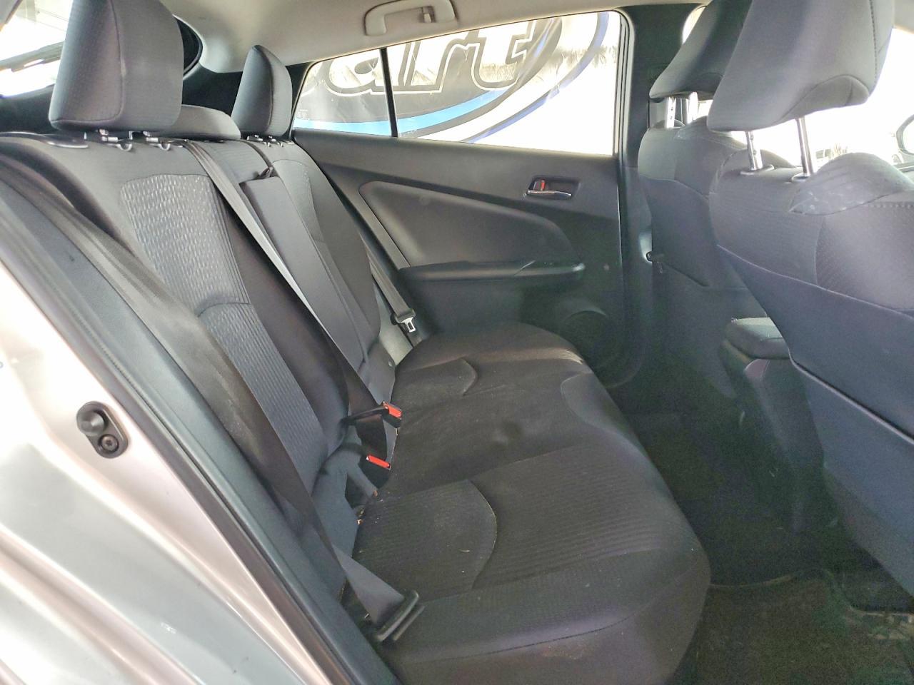 2016 TOYOTA PRIUS