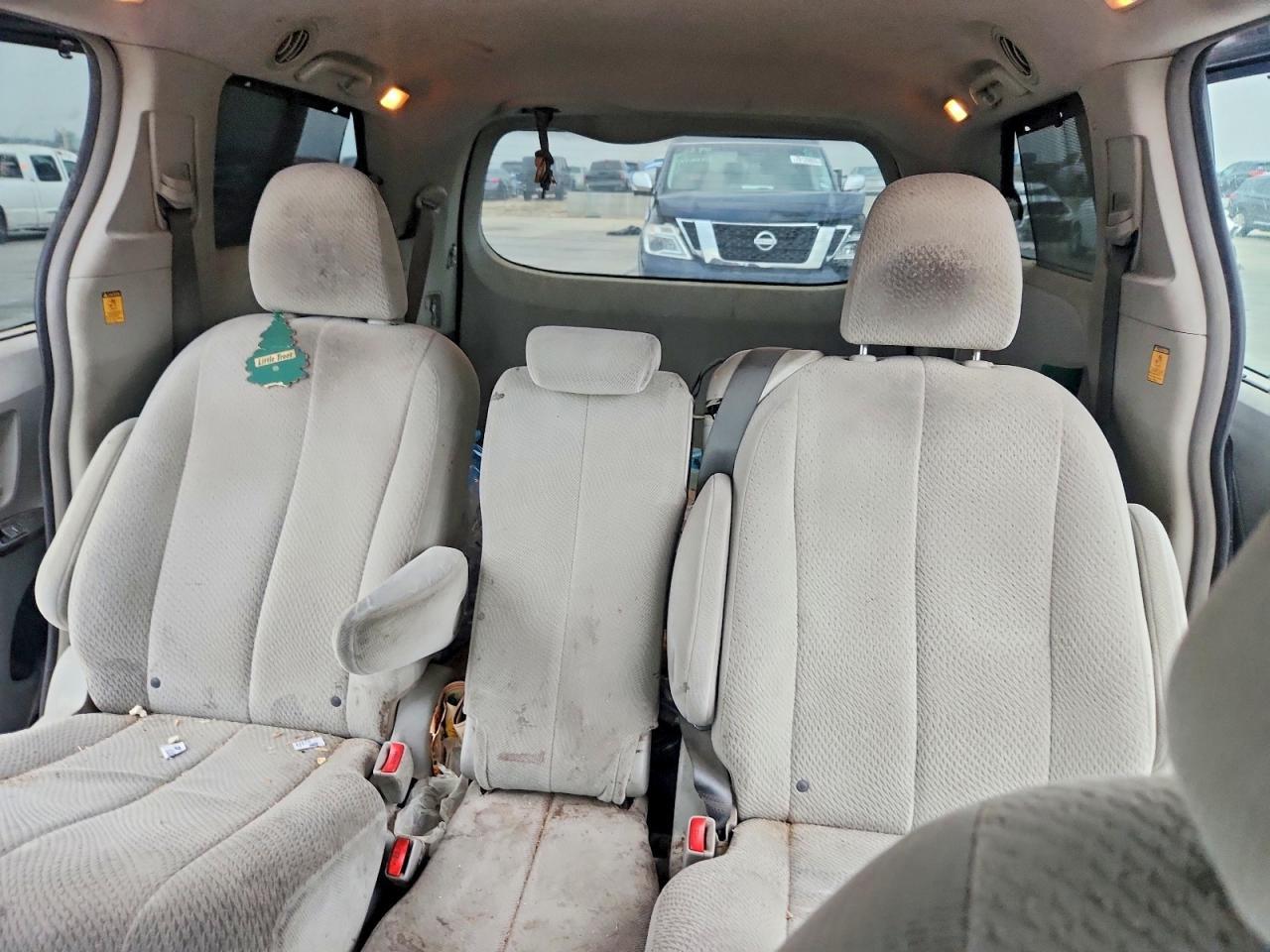 2012 TOYOTA SIENNA