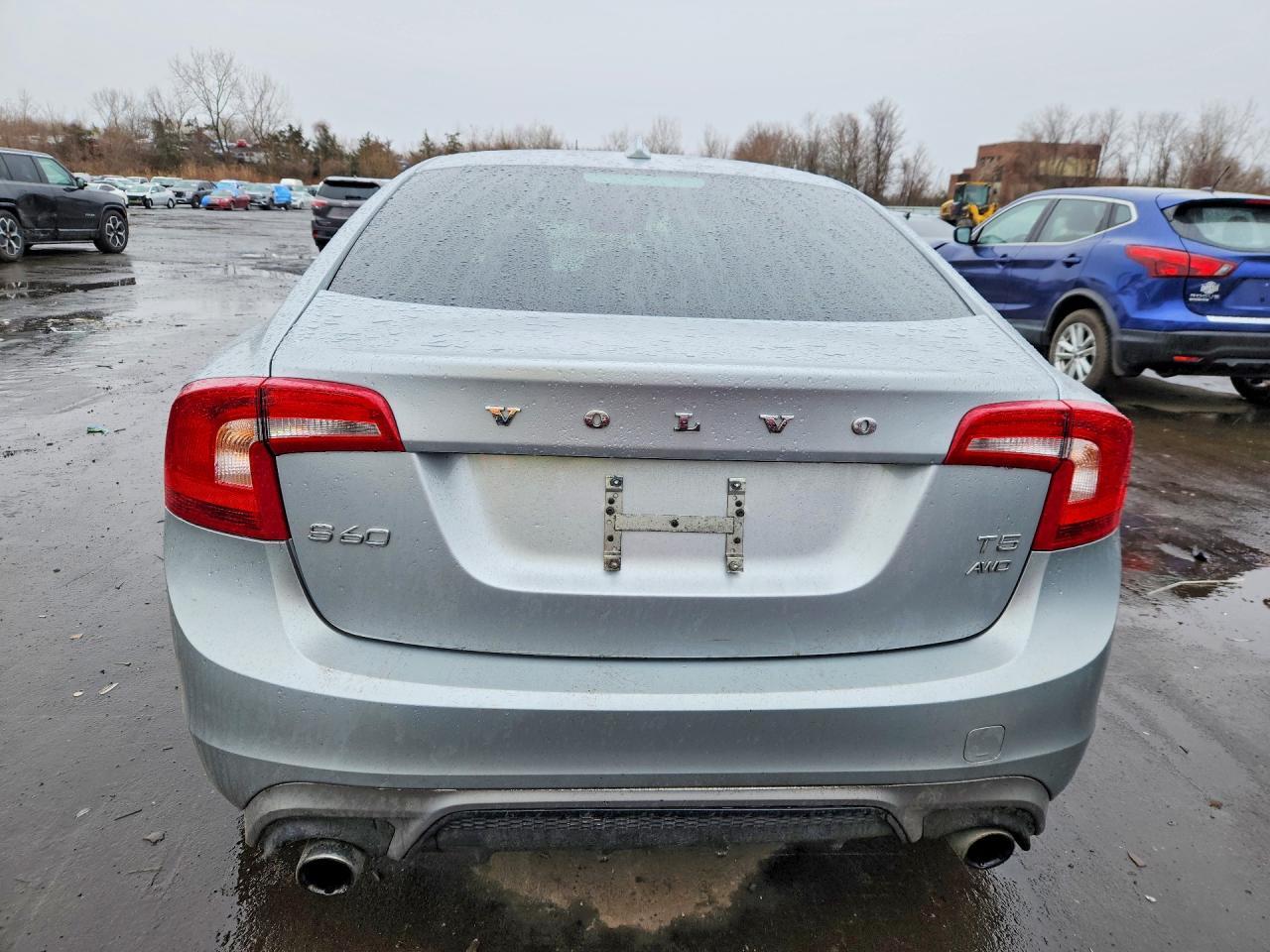 2017 VOLVO S60