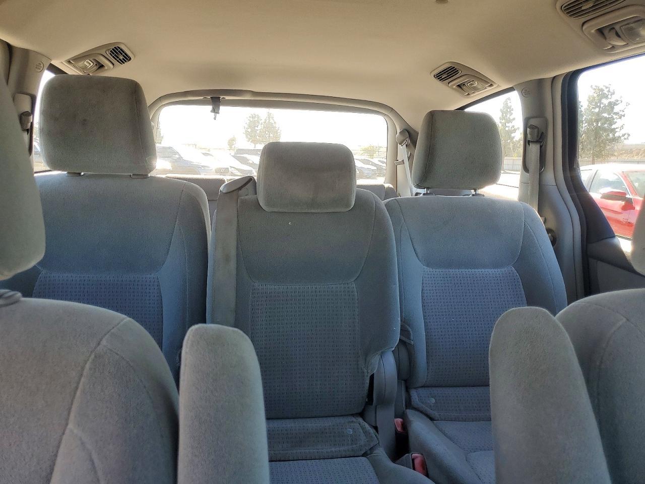 2009 TOYOTA SIENNA