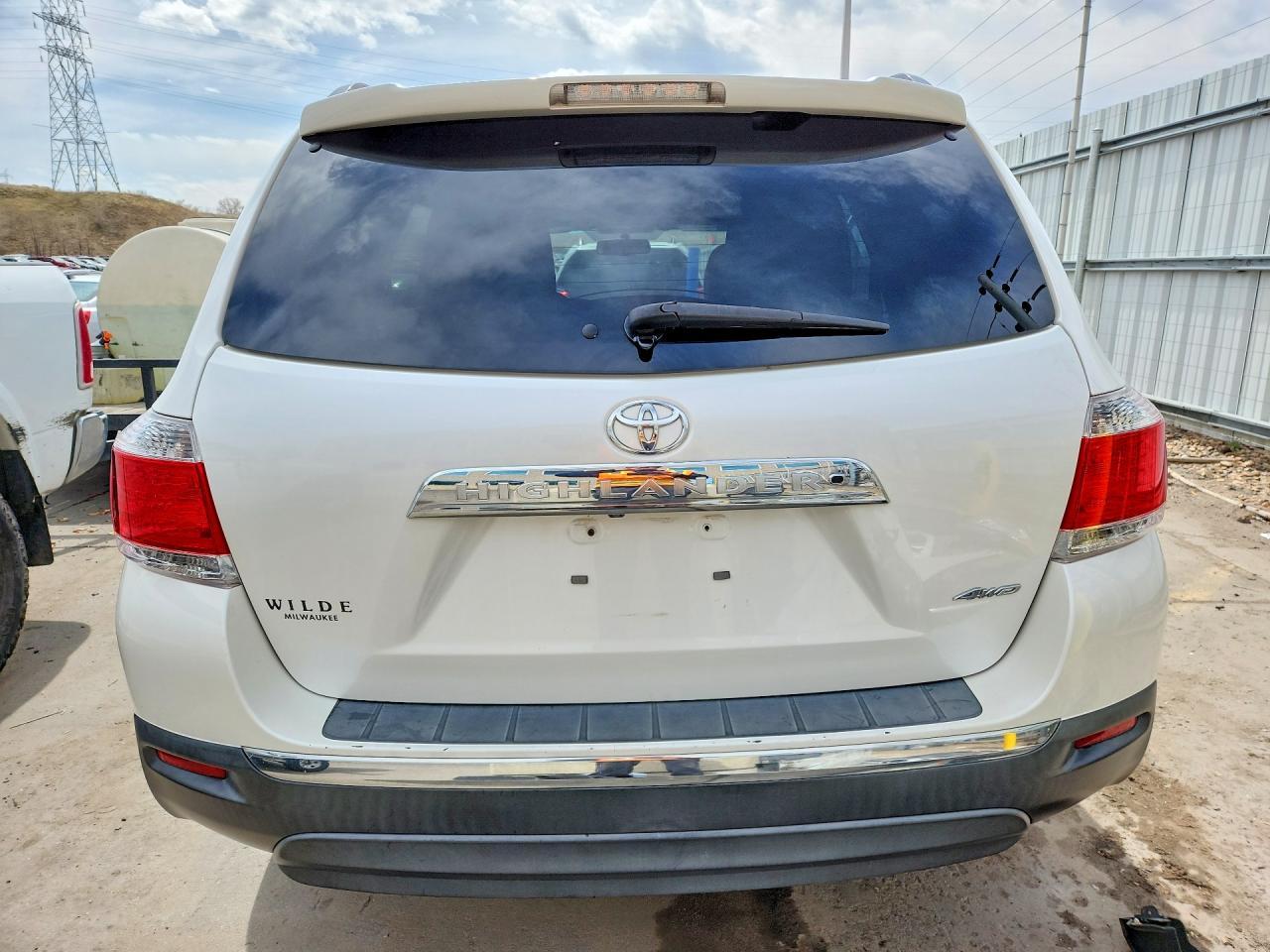 2013 TOYOTA HIGHLANDER