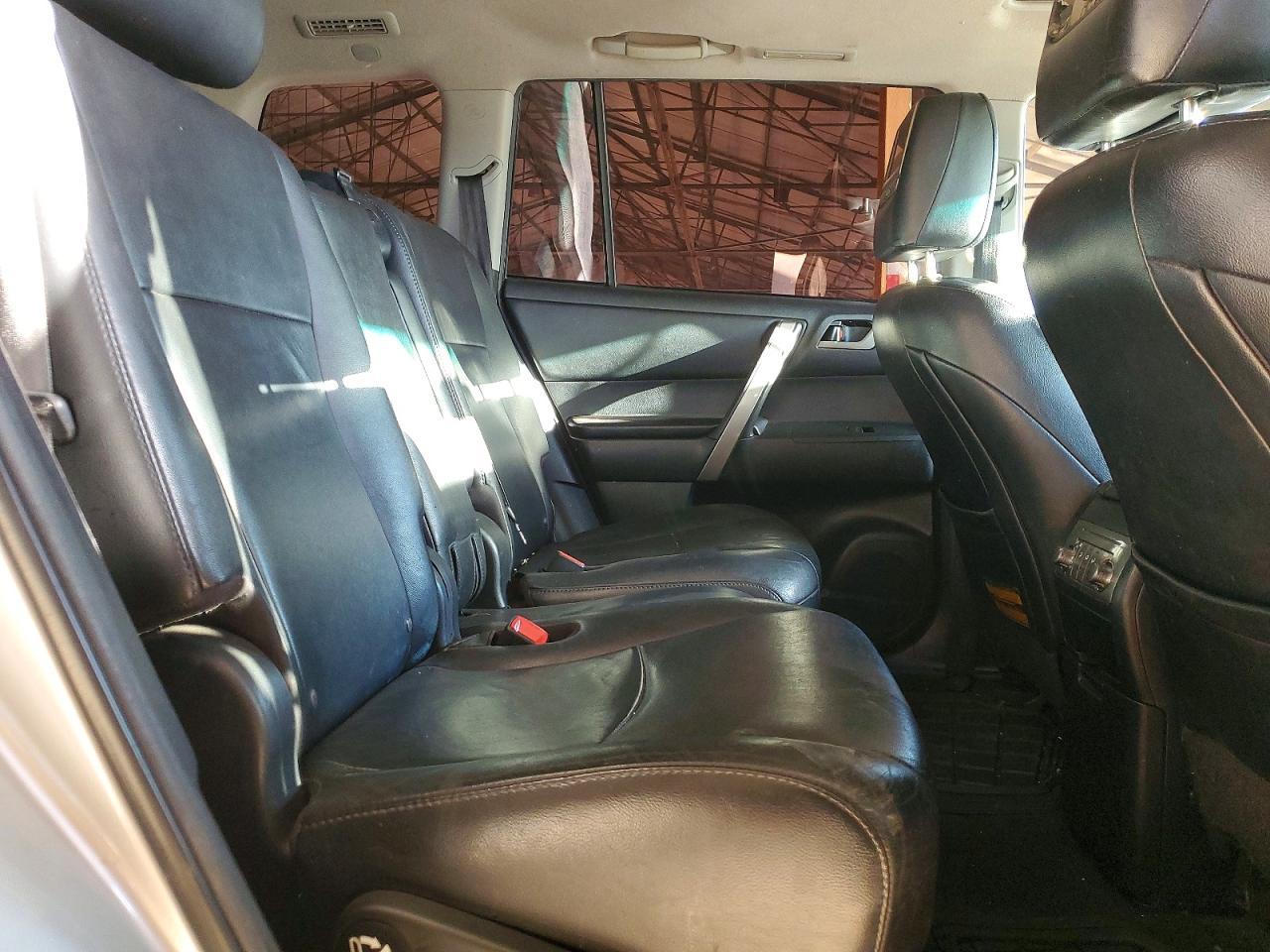 2012 TOYOTA HIGHLANDER
