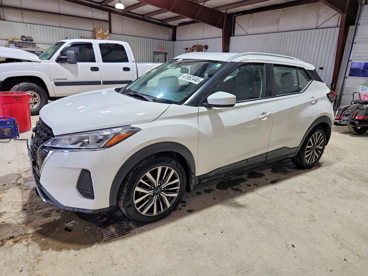 2024 NISSAN KICKS