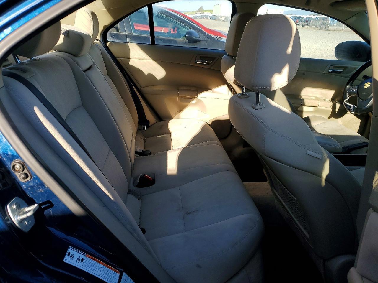 2010 SUZUKI Kizashi