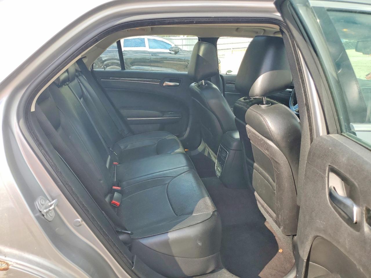 2016 CHRYSLER 300
