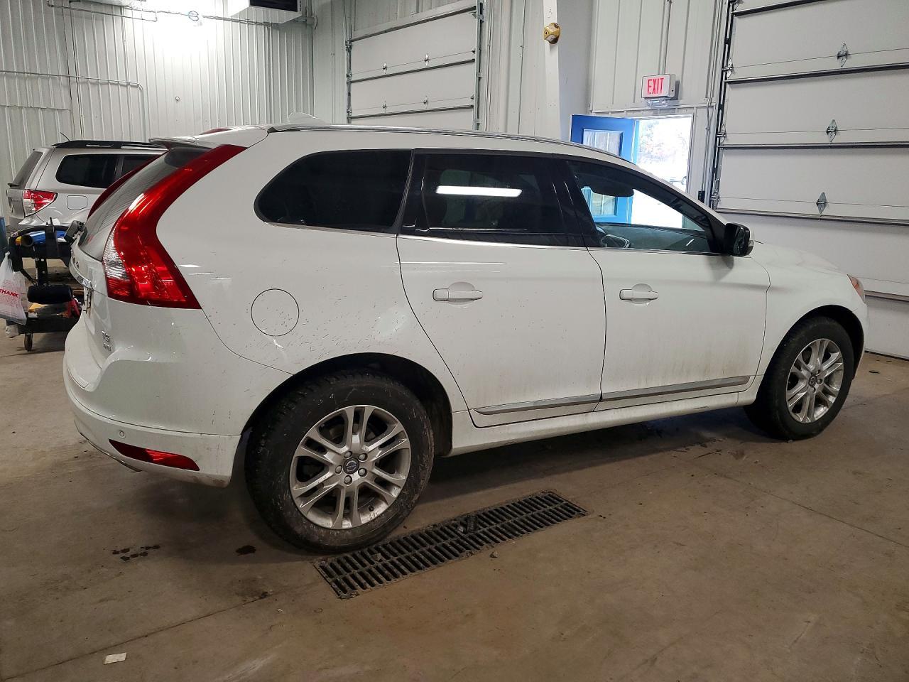 2016 VOLVO XC60