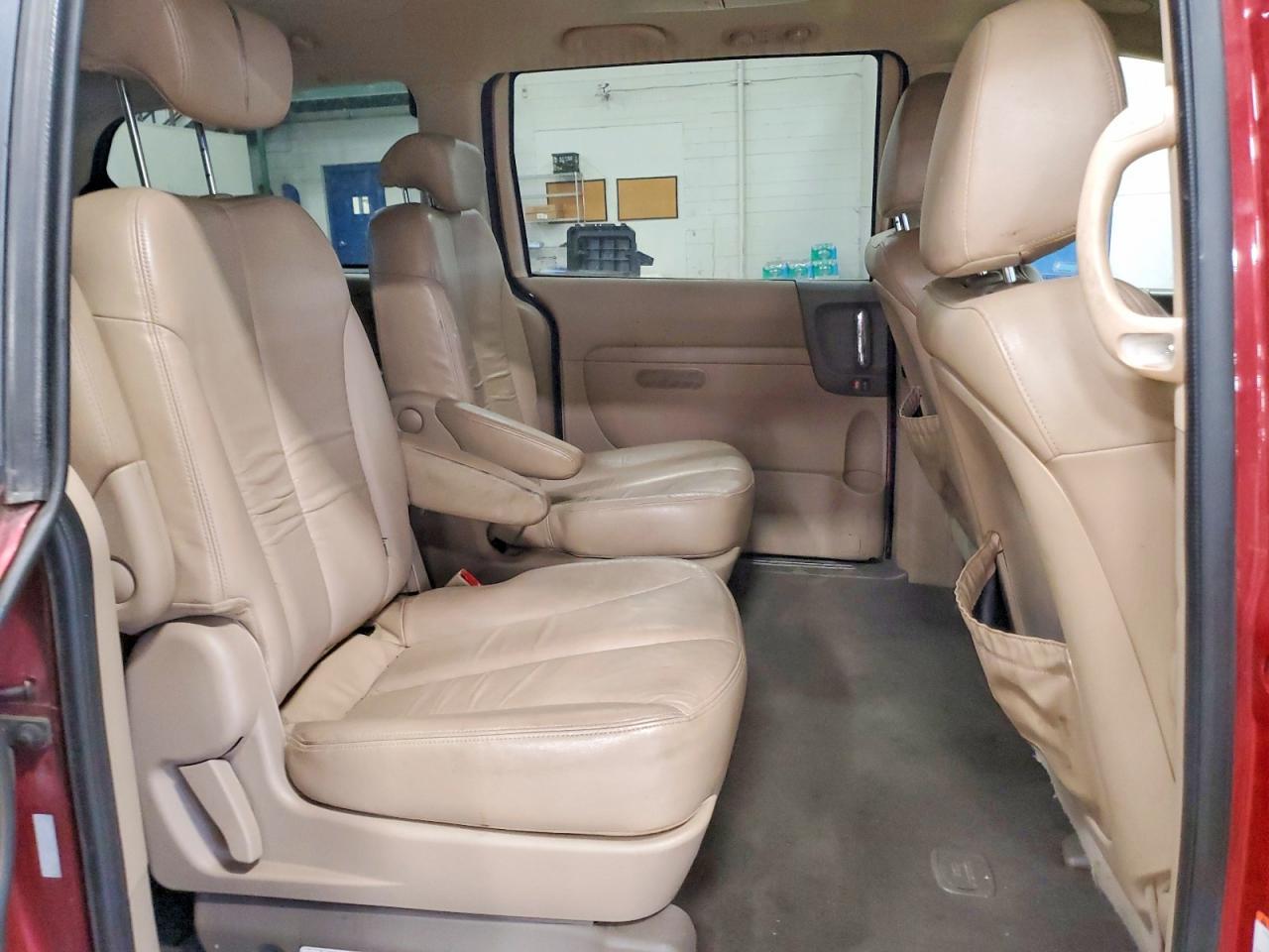 2010 KIA SEDONA