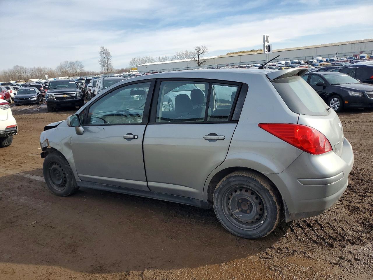 2010 NISSAN VERSA