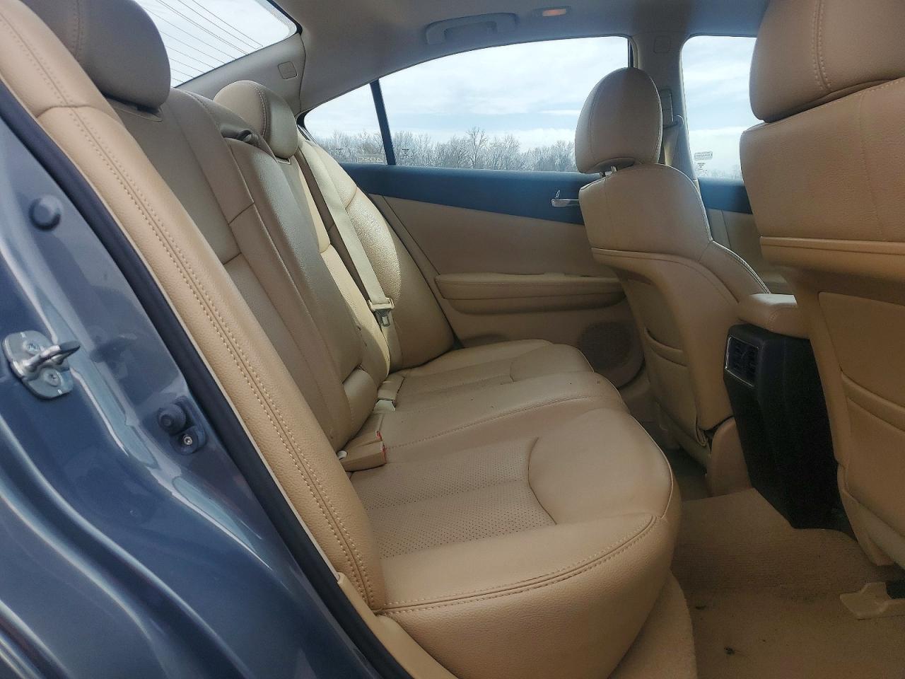 2011 NISSAN Maxima
