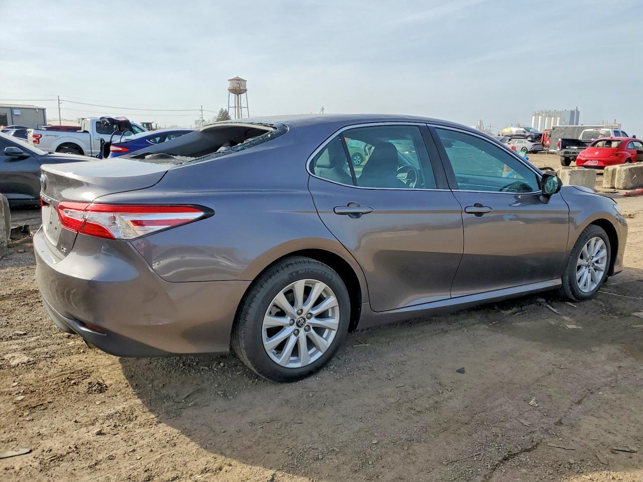 2018 TOYOTA CAMRY