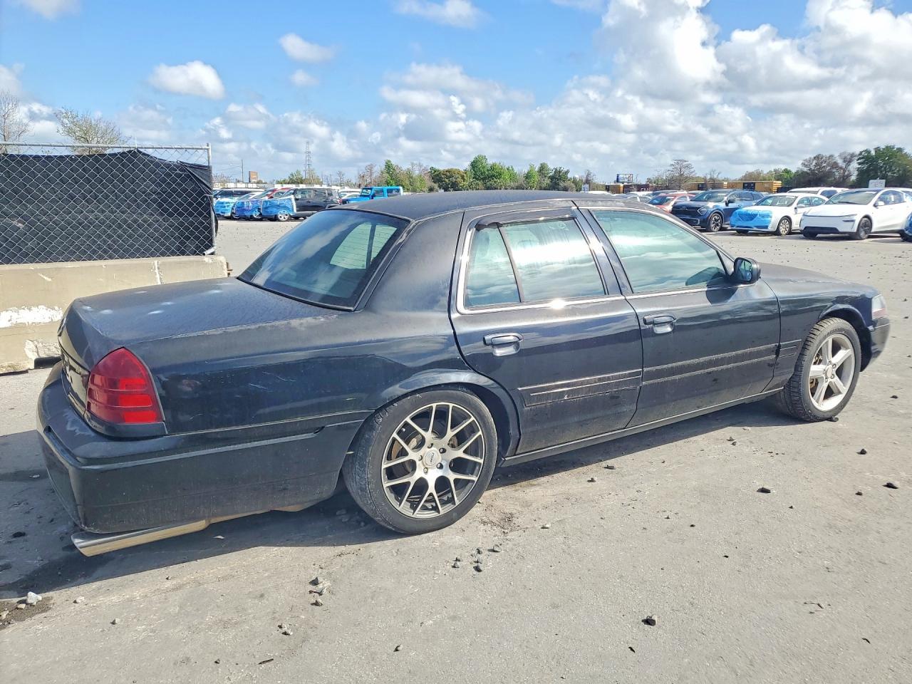2003 MERCURY Marauder