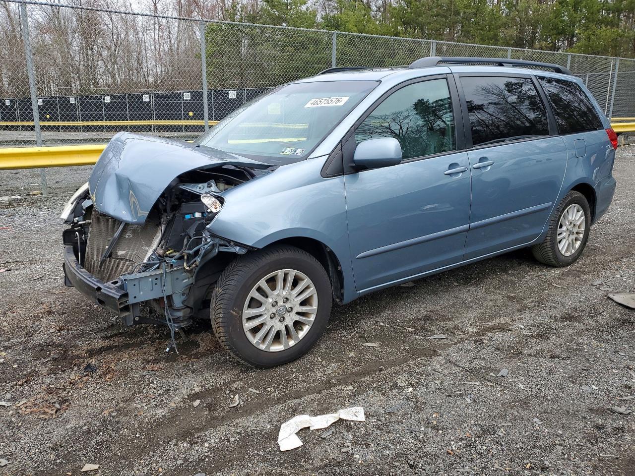 2010 TOYOTA SIENNA