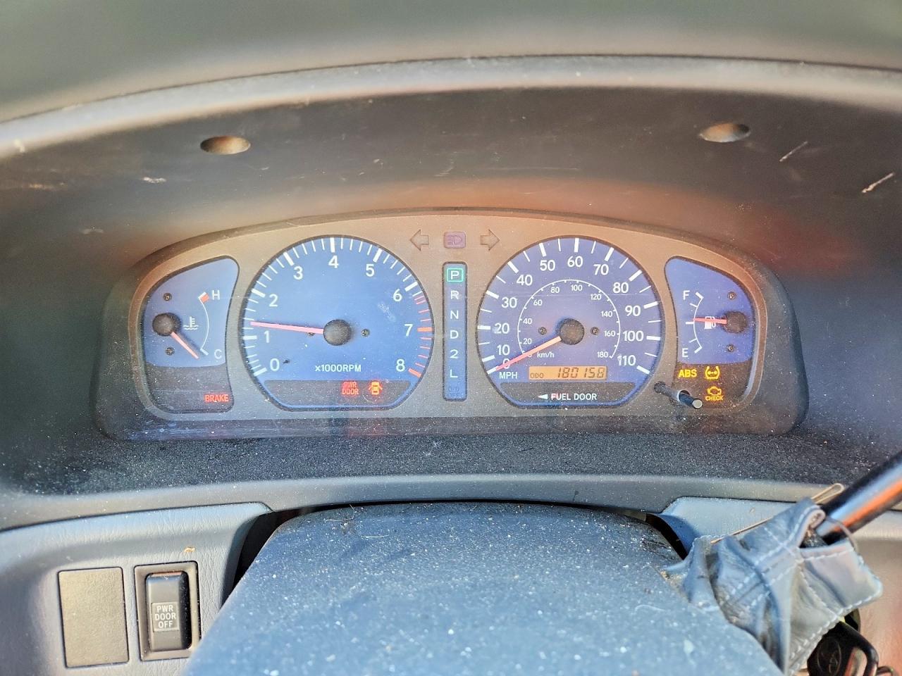 2002 TOYOTA SIENNA