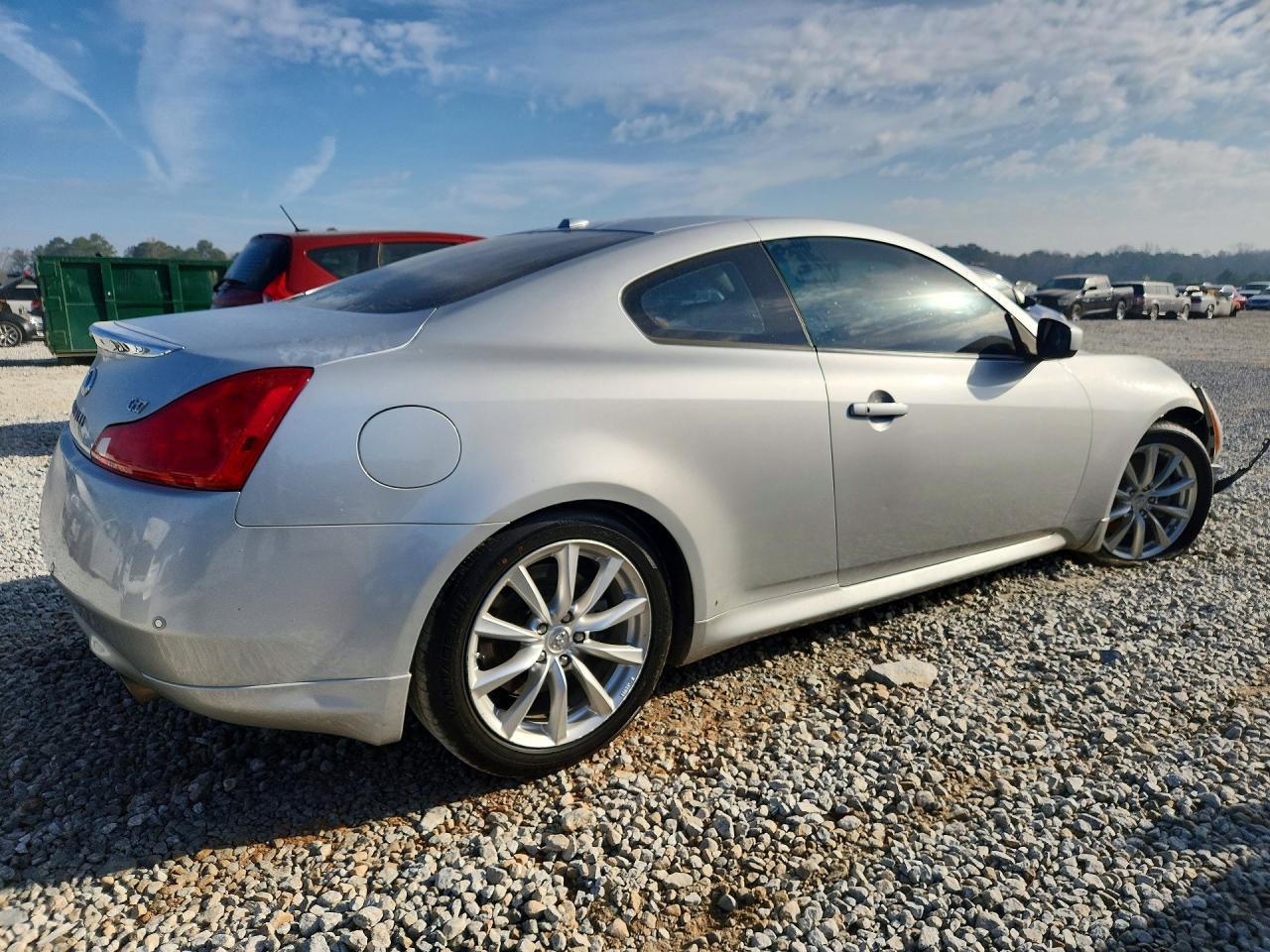 2011 INFINITI G37