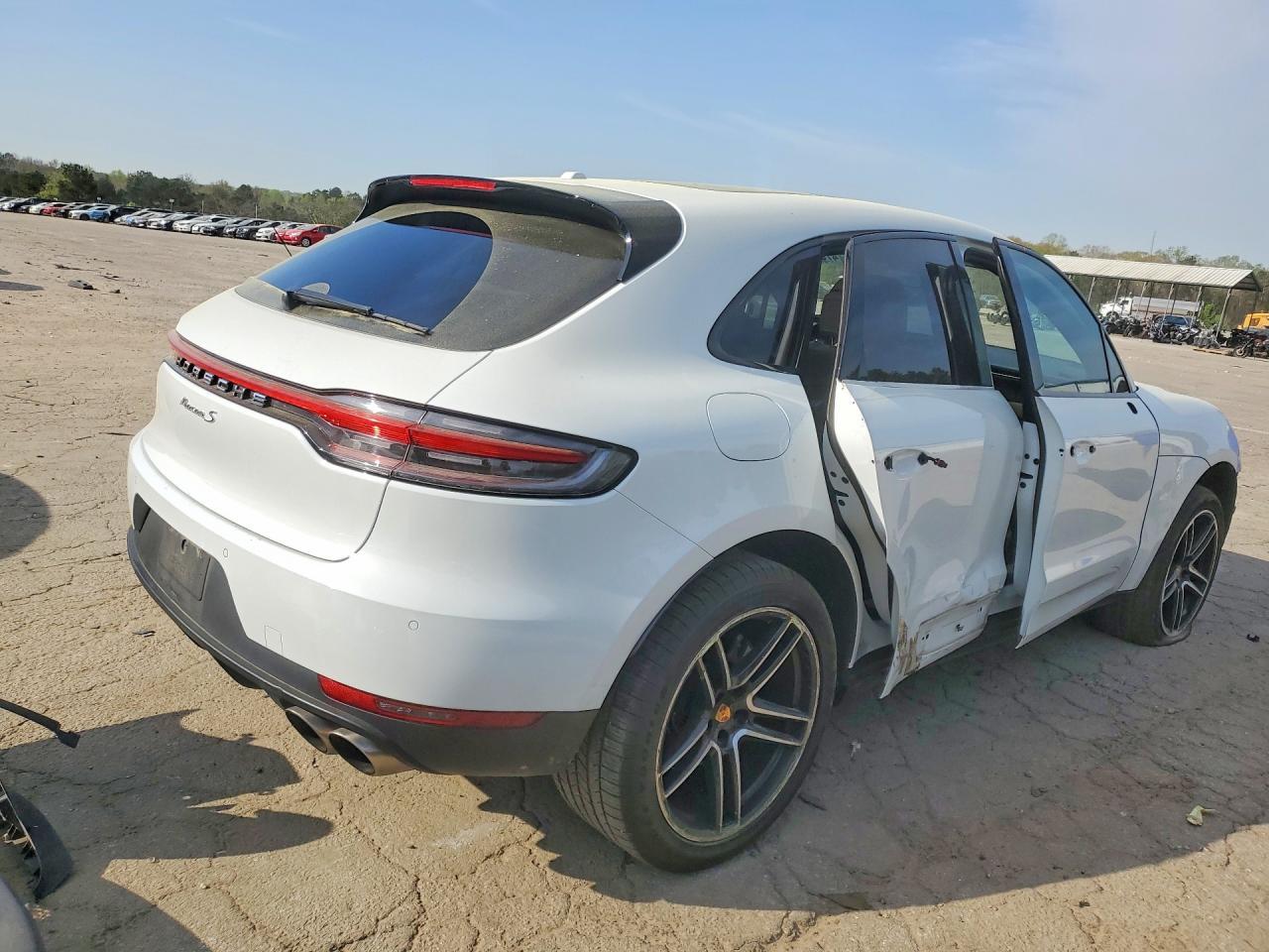 2021 PORSCHE Macan