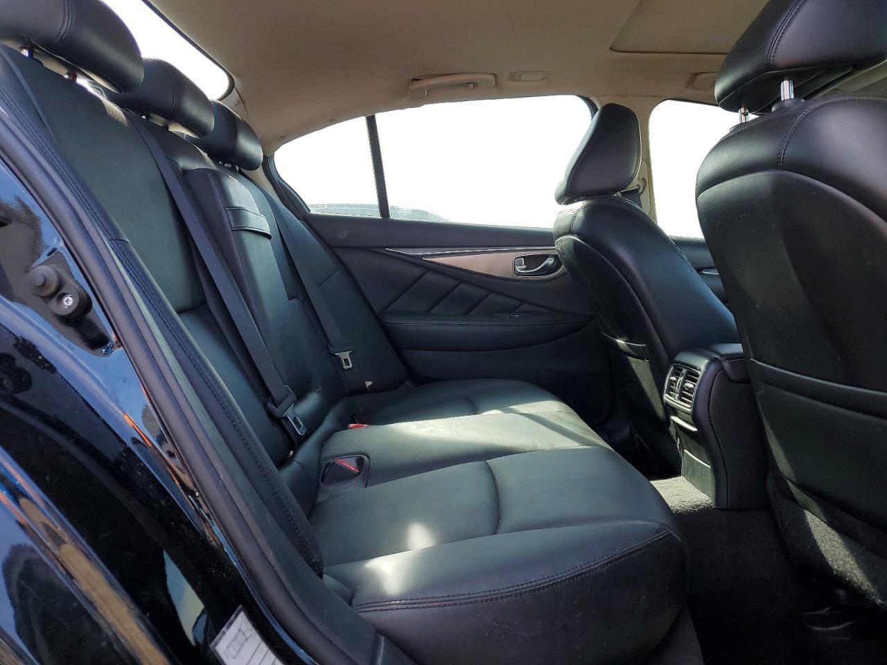 2017 INFINITI Q50