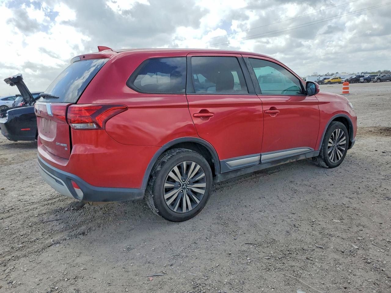 2019 MITSUBISHI outlander