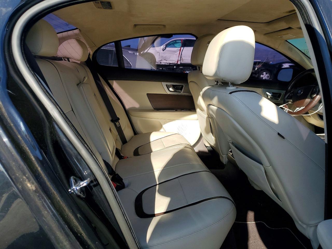 2015 JAGUAR XF