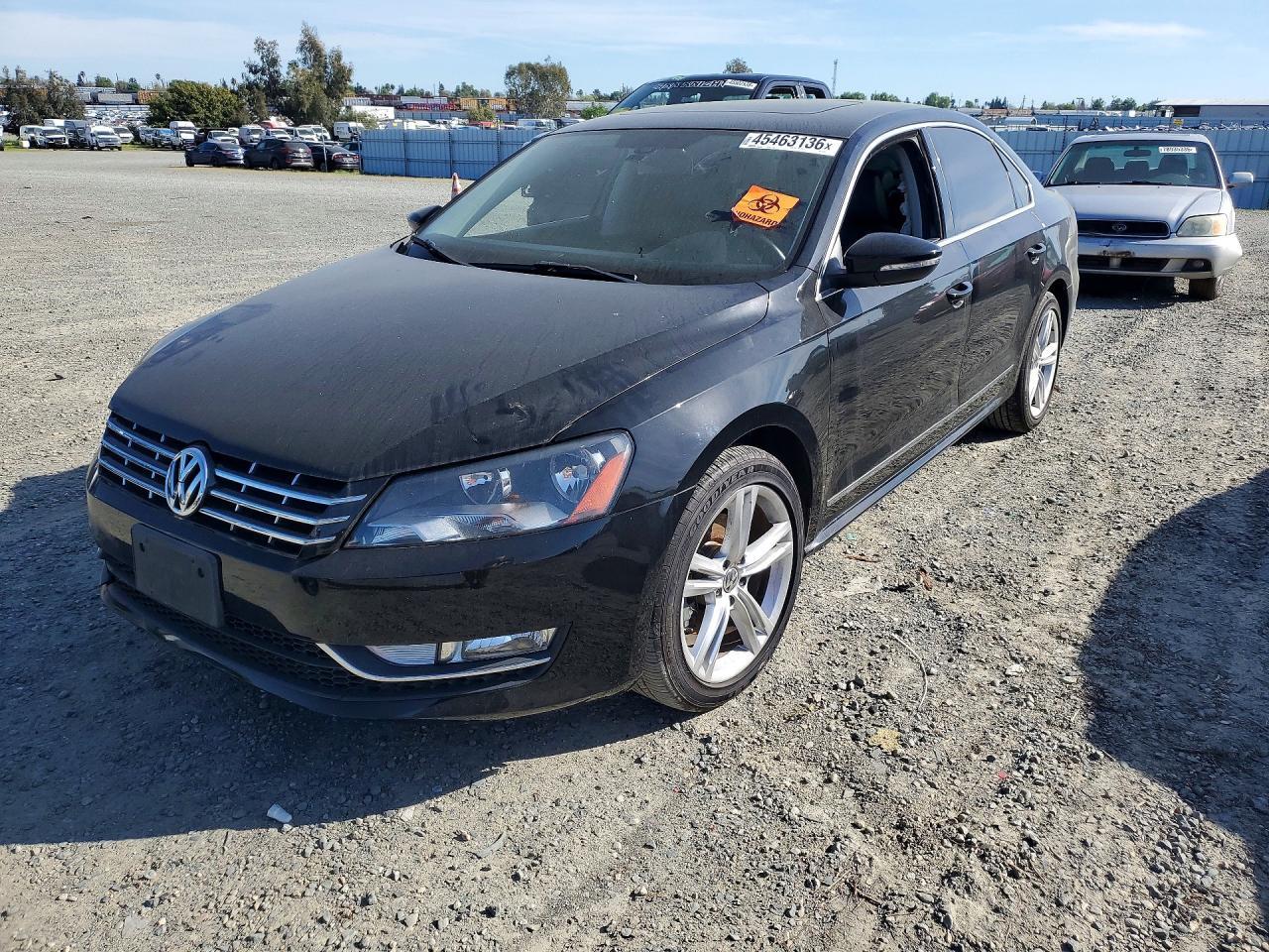 2012 VOLKSWAGEN Passat