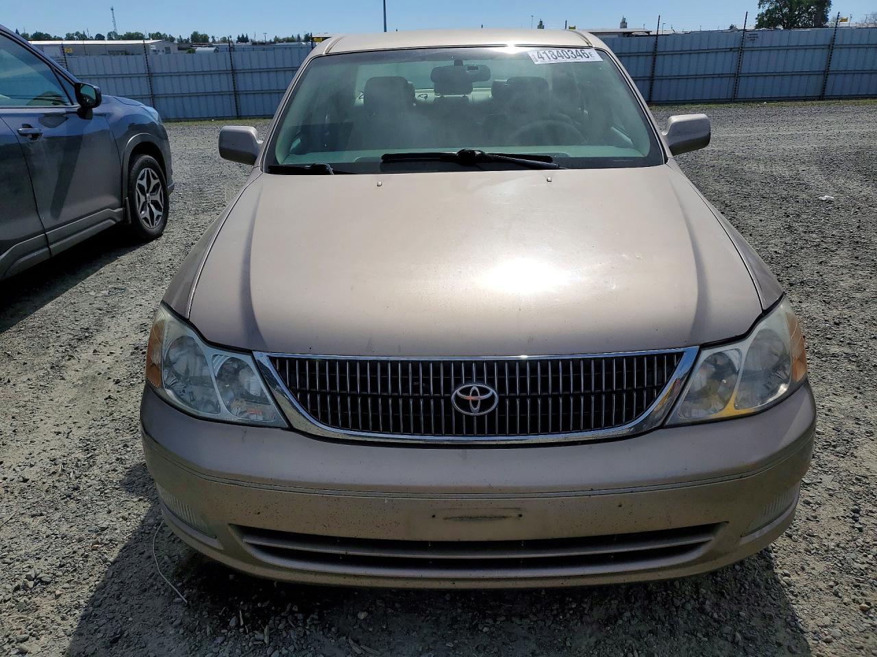 2001 TOYOTA Avalon