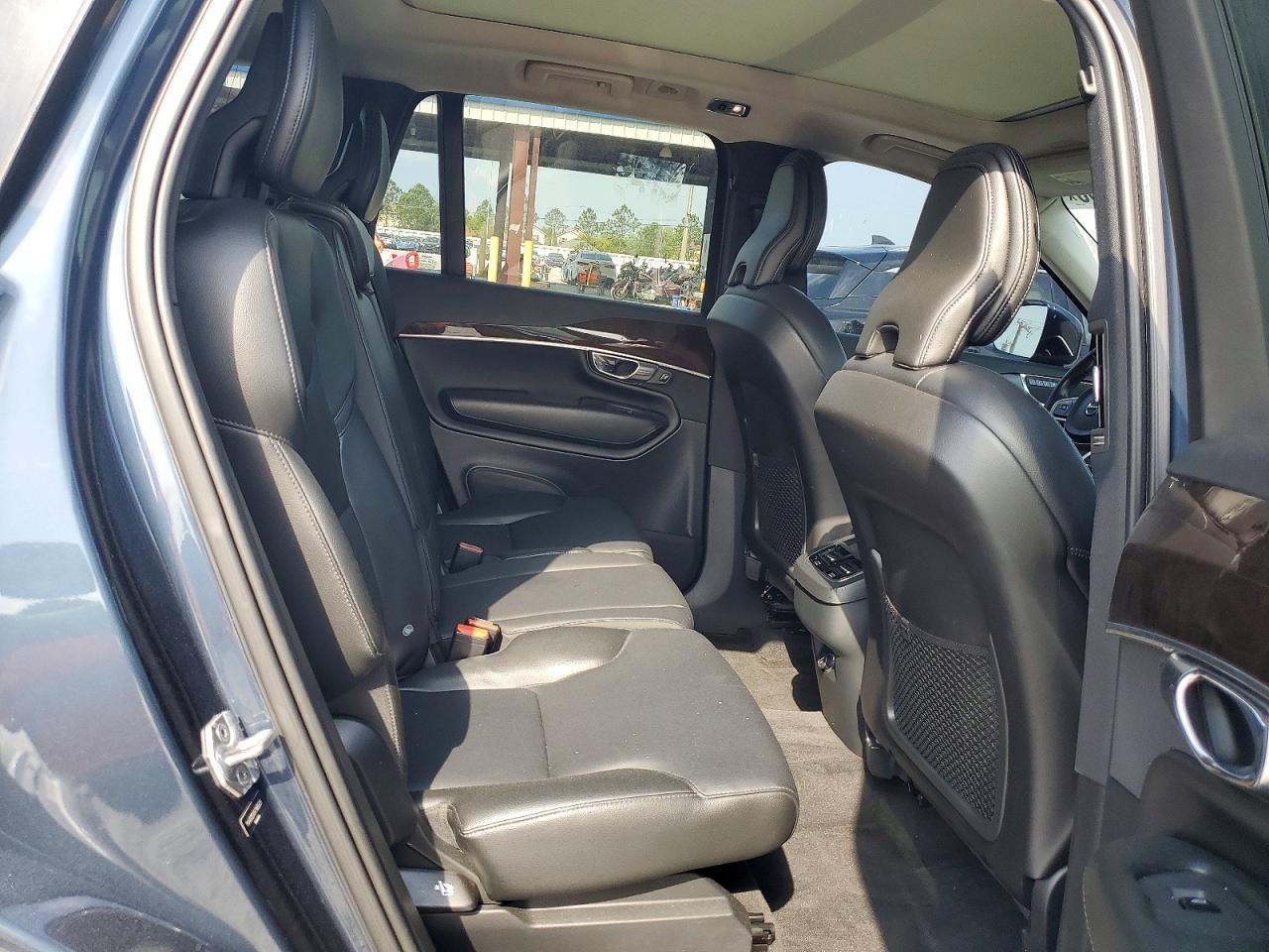 2019 VOLVO XC90