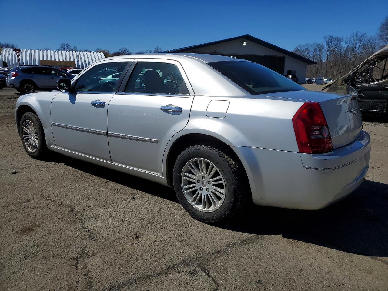 2010 CHRYSLER 300