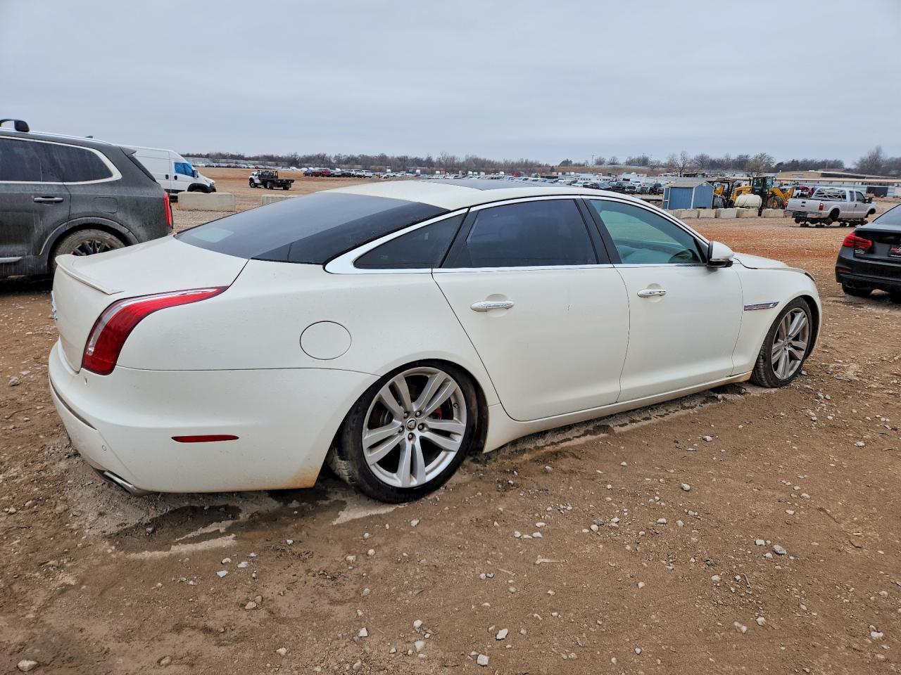 2011 JAGUAR Xj-Series