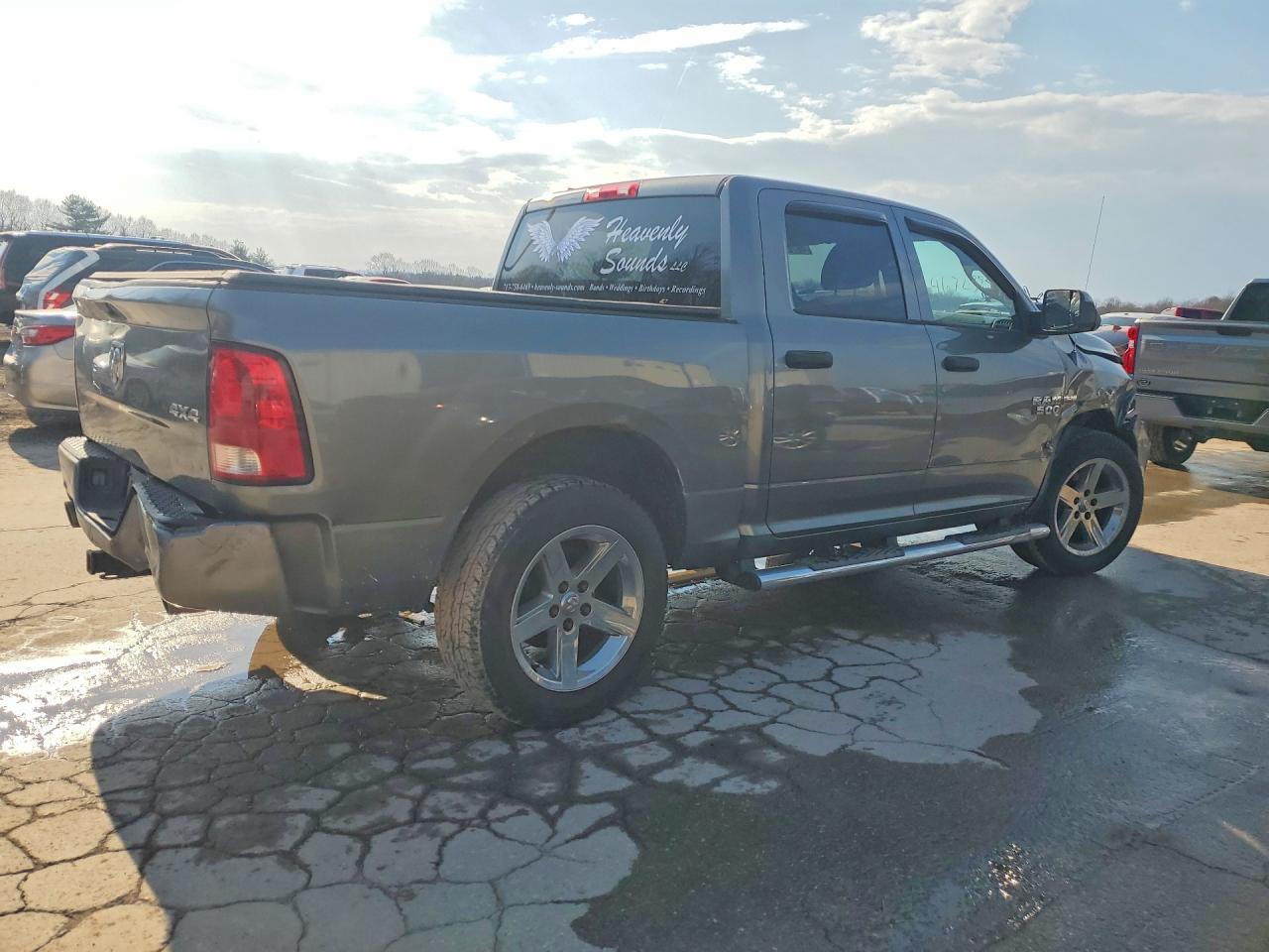 2013 RAM 1500 ST