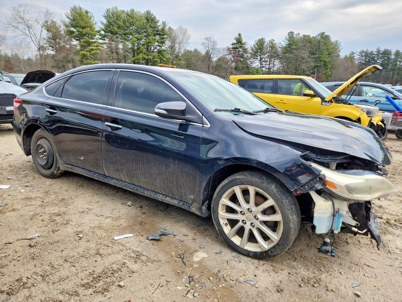 2013 TOYOTA Avalon