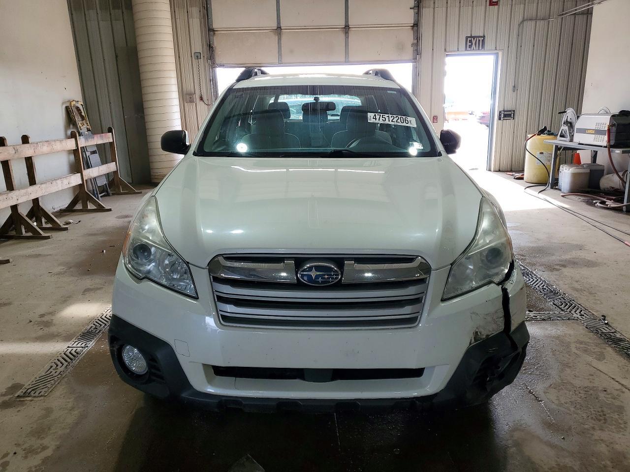 2014 SUBARU Outback