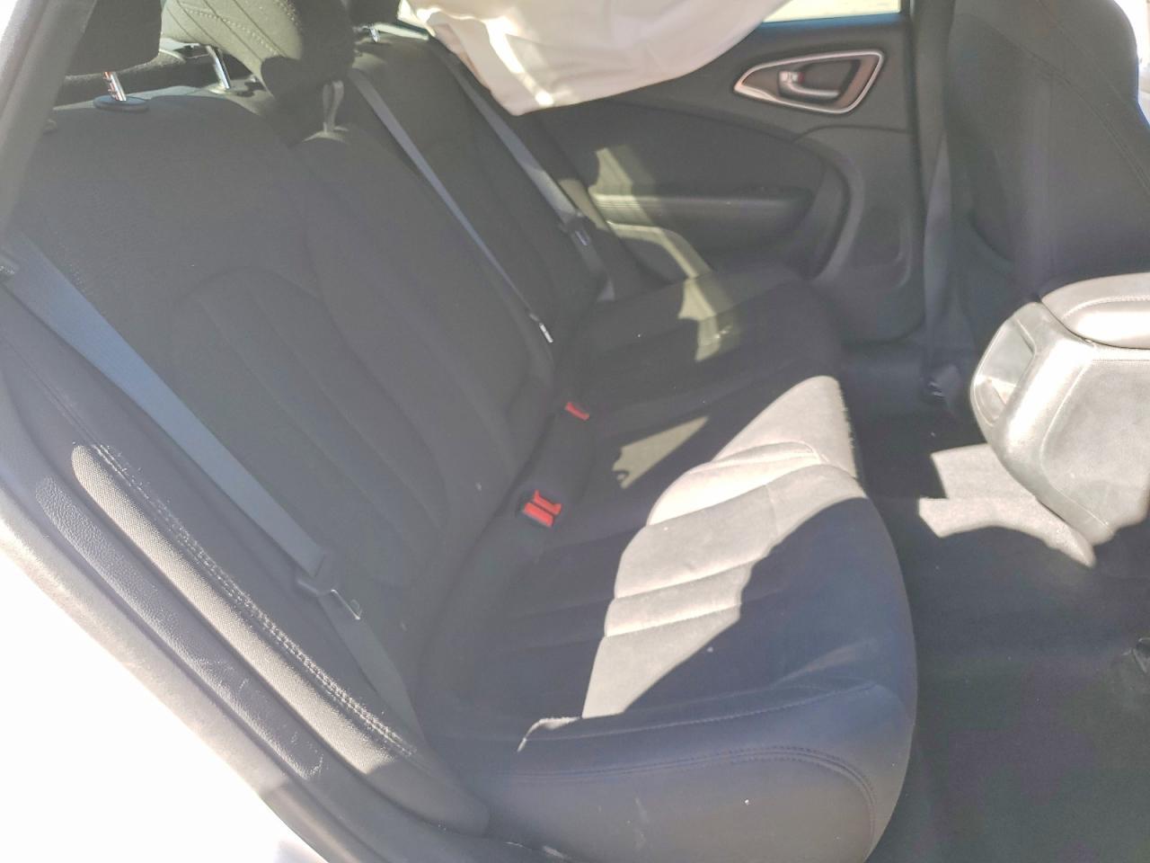 2016 CHRYSLER 200