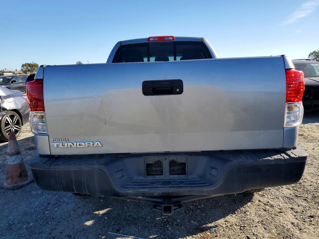 2011 TOYOTA TUNDRA