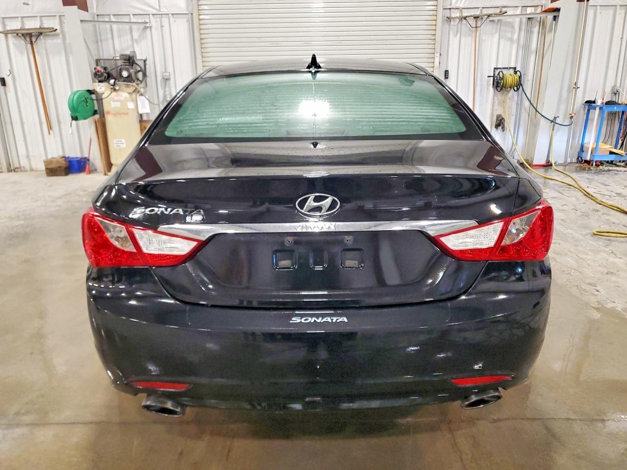 2011 HYUNDAI SONATA