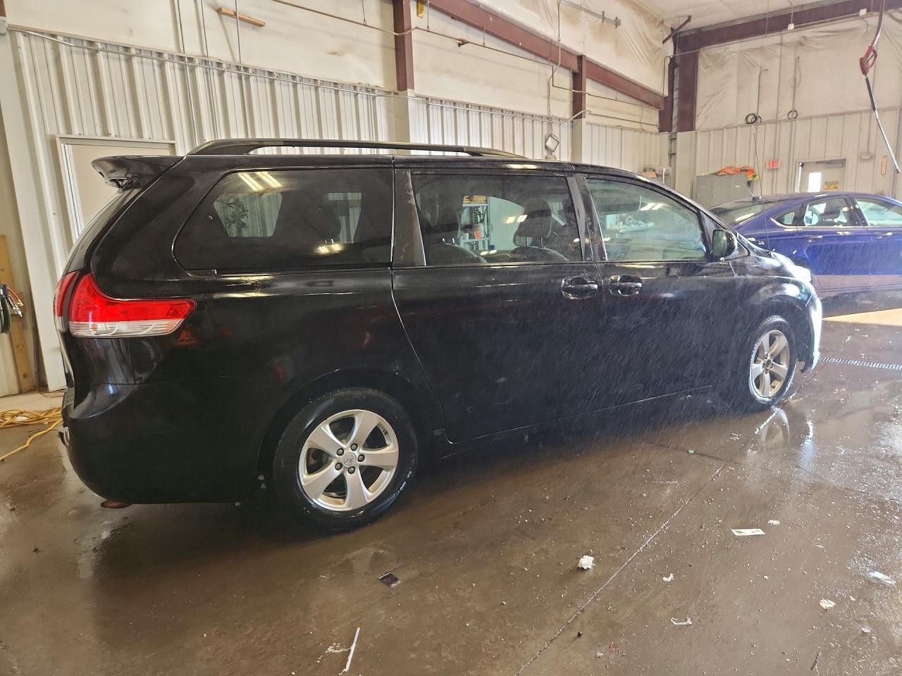 2014 TOYOTA SIENNA